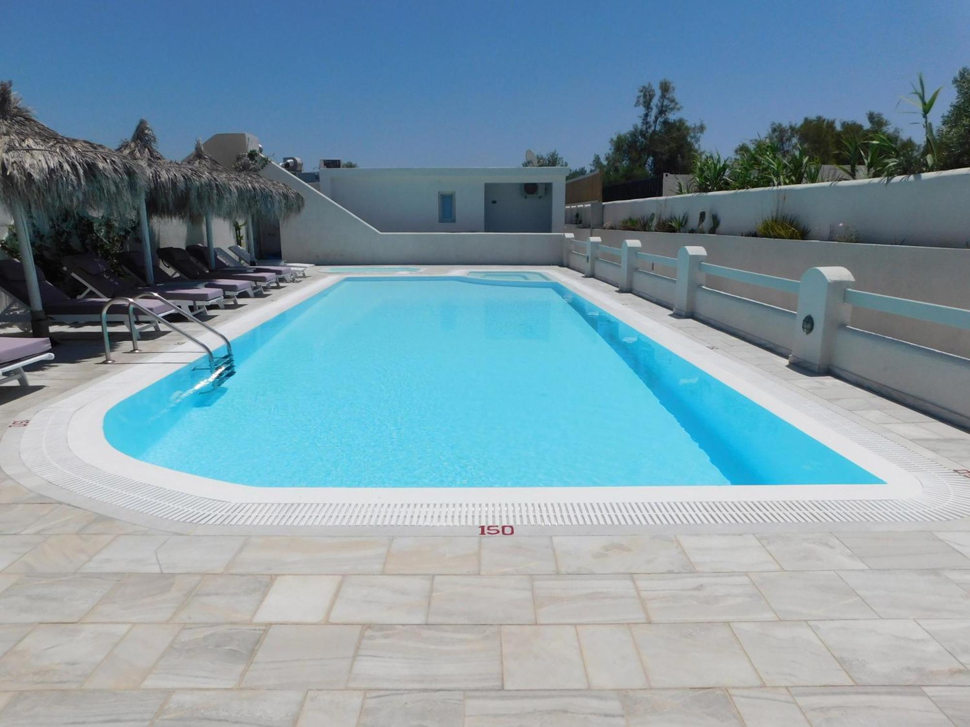 Happy Fish Rooms- Beachfront Perissa  Exterior photo